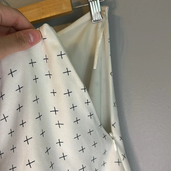 The Fifth Pleated Lined Skirt Women’s Size Large - Picture 3 of 6